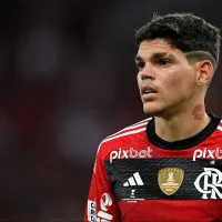 Em alta no futebol brasileiro, Ayrton Lucas encaminha acerto com gigante da Serie A e pode deixar o Flamengo nos próximos dias; clube já busca um substituto