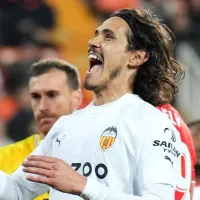 De saída do Valencia, Cavani se distancia do Boca Juniors e ganha força em gigante do futebol brasileiro