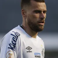 Santos avança para anunciar novo treinador, mas torcida protesta na web: \'Chega de retranqueiro\'