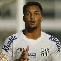 Contrato até 2028: Marcos Leonardo deixa o Santos e acerta com novo clube, afirma jornalista