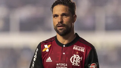 SP - Sao Paulo - 26/07/2017 - Copa do Brasil - Santos X Flamengo - Diego do Flamengo durante partida de volta da fase quartas-de-final no Estadio Vila Belmiro. Foto: Ale Cabral/AGIF