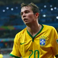 Gigante do futebol brasileiro prepara investida astronômica para comprar Bernard