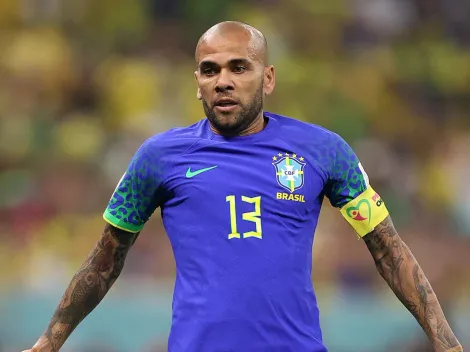 Craque da seleção brasileira surpreende e revela que Daniel Alves é seu ídolo: "Referência"