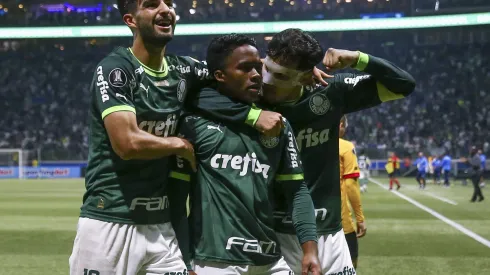 SAO PAULO, BRAZIL - JUNE 07: Endrick of Palmeiras celebrates with teammates after scoring the team's fourth goal during a match between Palmeiras and Barcelona SC as part of Copa CONMEBOL Libertadores 2023 at Allianz Parque on June 07, 2023 in Sao Paulo, Brazil. (Photo by Alexandre Schneider/Getty Images)