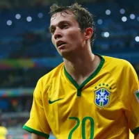 Última hora (23/10): Gigante do futebol brasileiro projeta compra de Bernard, ex-Seleção