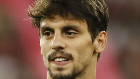 RIO DE JANEIRO, BRAZIL – AUGUST 21: Rodrigo Caio of Flamengo looks before a match between Flamengo and Internacional as part of Copa CONMEBOL Libertadores 2019 at Maracana Stadium on August 21, 2019 in Rio de Janeiro, Brazil. (Photo by Bruna Prado/Getty Images)