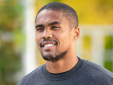 Douglas Costa aceita redução salarial para assinar com gigante da Serie A