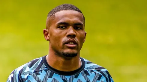 Douglas Costa pode voltar ao Brasil. (Photo by Silvio Avila/Getty Images)