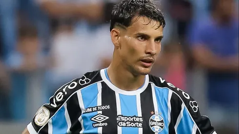 Ferreira quer grande salário para atuar em novo clube (Photo by Pedro H. Tesch/Getty Images)