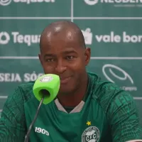 Auxiliar expõe meta do Coritiba após vitória sobre América-MG