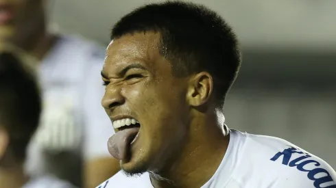 Santos define o valor aceitável por Marcos Leonardo - (Photo by Alexandre Schneider/Getty Images)