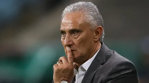 Tite em ação pelo Flamengo. (Photo by Pedro H. Tesch/Getty Images)