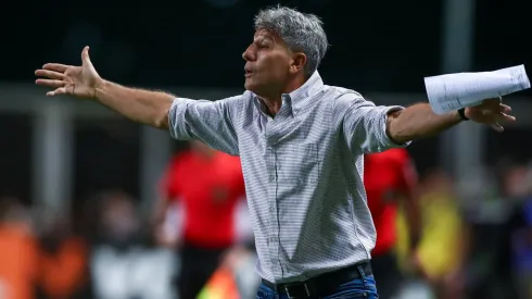 Renato: técnico perdeu titular no Grêmio (Foto: Lucas Uebel/Grêmio/Divulgação)
