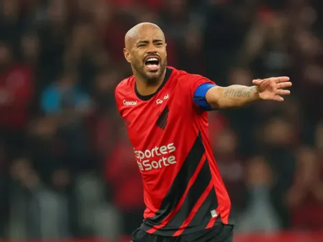 Thiago Heleno não perdoa companheiros de elenco no Athletico e faz projeção