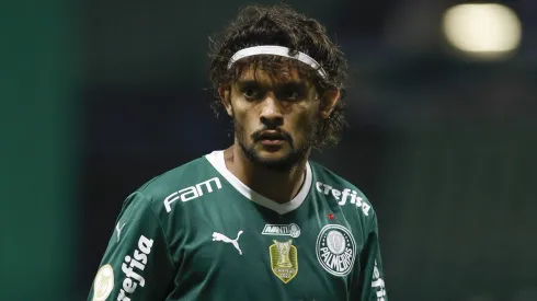 SAF do futebol brasileiro supera rivais e avança por Gustavo Scarpa (Photo by Ricardo Moreira/Getty Images)
