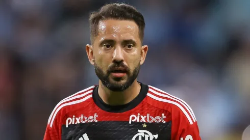 Everton Ribeiro está de saída do Flamego. (Photo by Pedro H. Tesch/Getty Images)