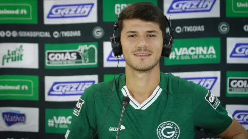 Hugo: novo reforço do Timão (Foto: Divulgação/Site Oficial do Goiás)
