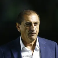 Vasco hoje (17/11): Evolução de Payet, novidade no time titular e chances de permanência
