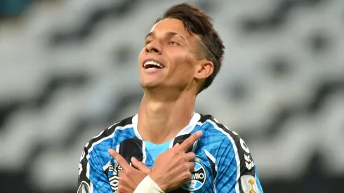 Ferreirinha chega a acordo com novo clube. (Photo by Silvio Avila - Pool/Getty Images)