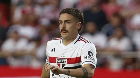 Neves pode ir para rival do São Paulo. (Photo by Ricardo Moreira/Getty Images)