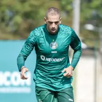 Coritiba anuncia futuro de Slimani após rebaixamento à Série B do Brasileirão
