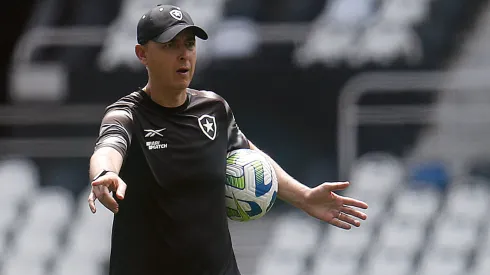 Tiago Nunes: técnico perdeu titular no Botafogo (Foto: Vitor Silva/Botafogo/Divulgação)