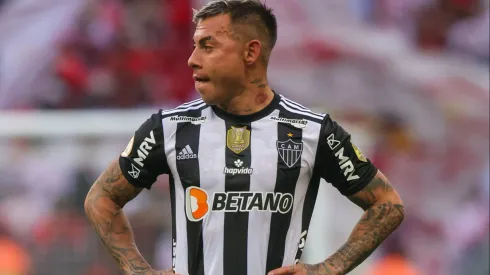 Eduardo Vargas está de saída do Galo. (Photo by Silvio Avila/Getty Images)