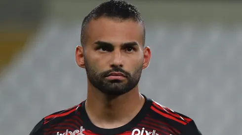 LIMA, PERU - APRIL 05: Thiago Maia of Flamengo looks on prior to a match between Sporting Cristal and Flamengo as part of Copa CONMEBOL Libertadores 2022 at Estadio Nacional de Lima on April 5, 2022 in Lima, Peru. (Photo by Leonardo Fernandez/Getty Images)
