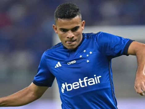 Após ser vaiado pela torcida, atacante do Cruzeiro desabafa e pede respeito