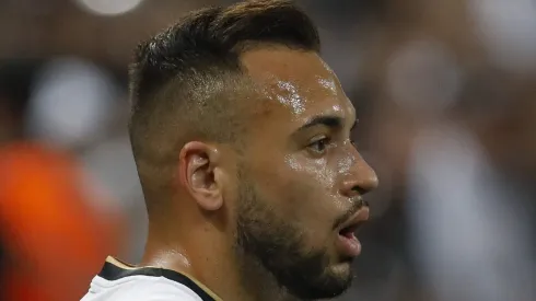 Maycon é procurado para assinar com outro time do Brasileirão. (Photo by Ricardo Moreira/Getty Images)