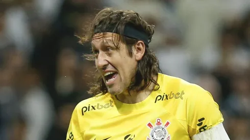Cássio preocupa torcida após declaração enigmática sobre novas propostas; Ídolo pode deixar o Corinthians na próxima temporada (Photo by Ricardo Moreira/Getty Images)