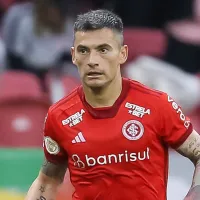 Charles Aránguiz é procurado por novo clube e pode deixar o Internacional