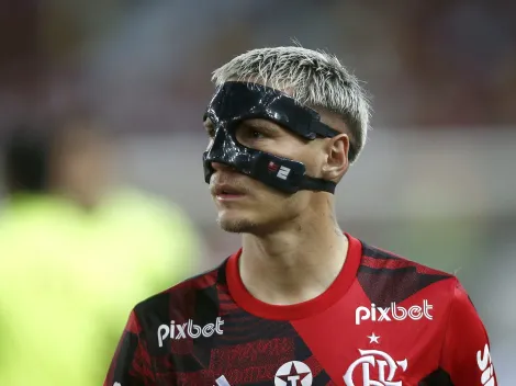 Duas propostas na mesa: Varela pode deixar o Flamengo em 2024