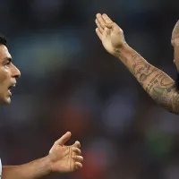 [VÍDEO] Felipe Melo apronta com Suárez e enforca uruguaio na Arena