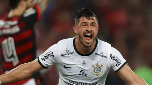 Giuliano se oferece para atuar em tricampeão da Libertadores. (Photo by Buda Mendes/Getty Images)