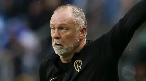 Mano Menezes: técnico quer jogador no Corinthians em 2024 (Foto: Pedro H. Tesch/Getty Images)
