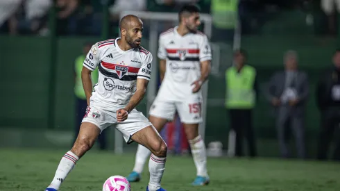 GO – GOIANIA – 18/10/2023 – BRASILEIRO A 2023, GOIAS X SAO PAULO – Lucas Moura jogador do Sao Paulo durante partida contra o Goias no estadio Serrinha pelo campeonato Brasileiro A 2023. Foto: Isabela Azine/AGIF