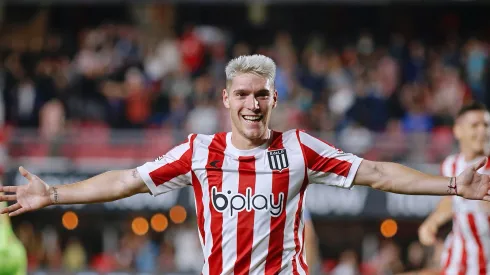 Rollheiser chega a acordo e vai vestir vermelho em 2024. (FOTO: Divulgação/Estudiantes Twitter)