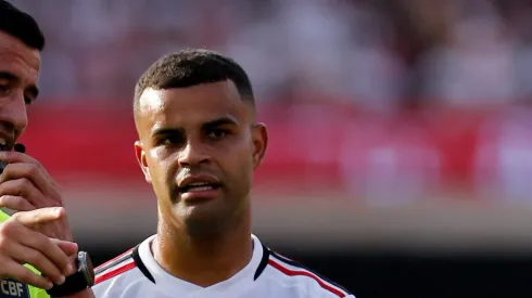 Alisson pode deixar o São Paulo. (Photo by Ricardo Moreira/Getty Images)