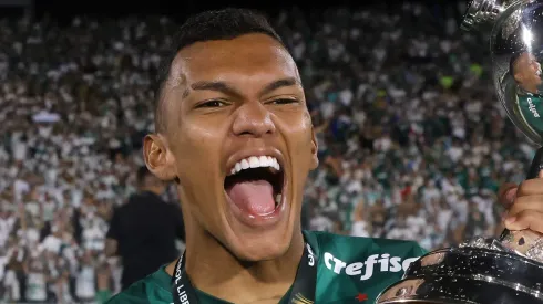 Corinthians sofre mais um 'chapéu' e vê rival encaminhar Gabriel Veron (Photo by Buda Mendes/Getty Images)