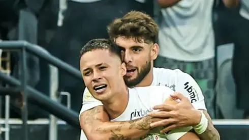 Yuri Alberto e Matheus Araújo. Foto: Marcello Zambrana/AGIF