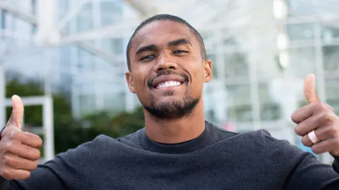 Douglas Costa já tem provável destino e não é o Santos. (Photo by Daniel Kopatsch/Getty Images for FC Bayern)