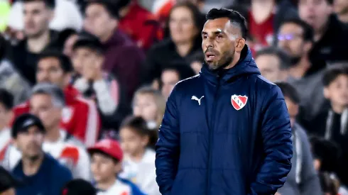 Tévez quer levar zagueiro do São Paulo para o futebol argentino (Foto: Marcelo Endelli/Getty Images)