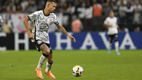 SÃO PAULO, BRAZIL - APRIL 16: João Victor of Corinthians in action during the match between Corinthians and Avaí as part of Brasileirao Series A 2022 at Neo Química Arena on April 16, 2022 in São Paulo, Brazil. (Photo by Ricardo Moreira/Getty Images)
