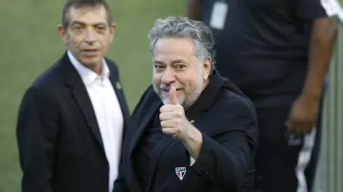 SANTOS, BRAZIL – JANUARY 02: Julio Casares President of Sao Paulo gestures during thes funeral of Brazilian football legend Pelé on January 02, 2023 in Santos, Brazil. Brazilian football icon Edson Arantes do Nascimento, better known as Pele, died on December 29, 2022 aged 82 after a battle with cancer in Sao Paulo, Brazil. The three-time World Cup champion with Brazil is considered one of the greatest football legends of all time. (Photo by Ricardo Moreira/Getty Images)