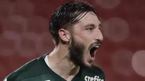 Flamengo deixa Viña 'de lado' e faz oferta por grande lateral do Brasileirão (Photo by Juan I. Roncoroni – Pool/Getty Images)