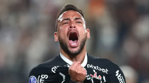 Maycon of Corinthians . (Photo by Raul Sifuentes/Getty Images)