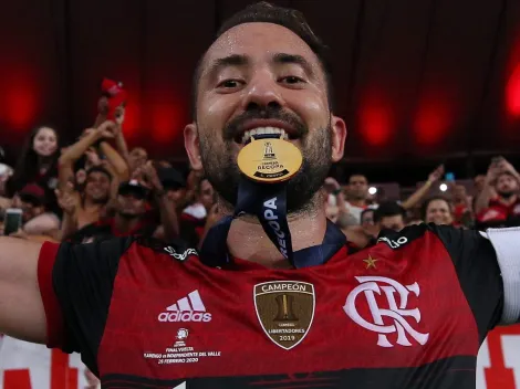 Campeão brasileiro faz proposta para Éverton Ribeiro, ex-Flamengo