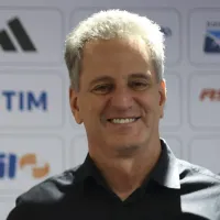 Flamengo desiste de fechar com camisa 10 e revolta torcedores; Corinthians de olho