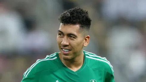 Roberto Firmino tem condição para sair do Al-Ahli. Foto: Yasser Bakhsh/Getty Images
